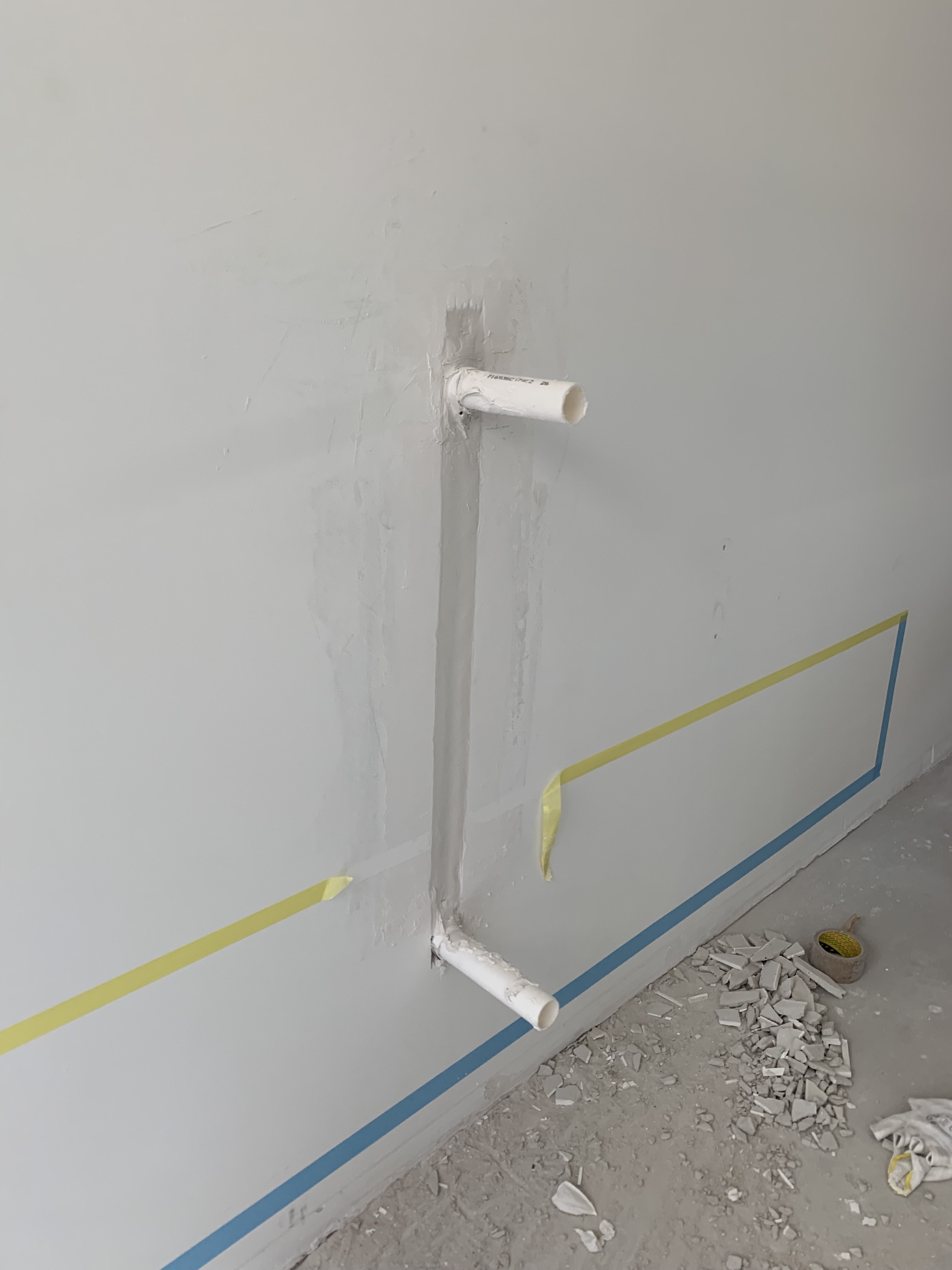 Blinde montage van tv met maatwerk dressoir