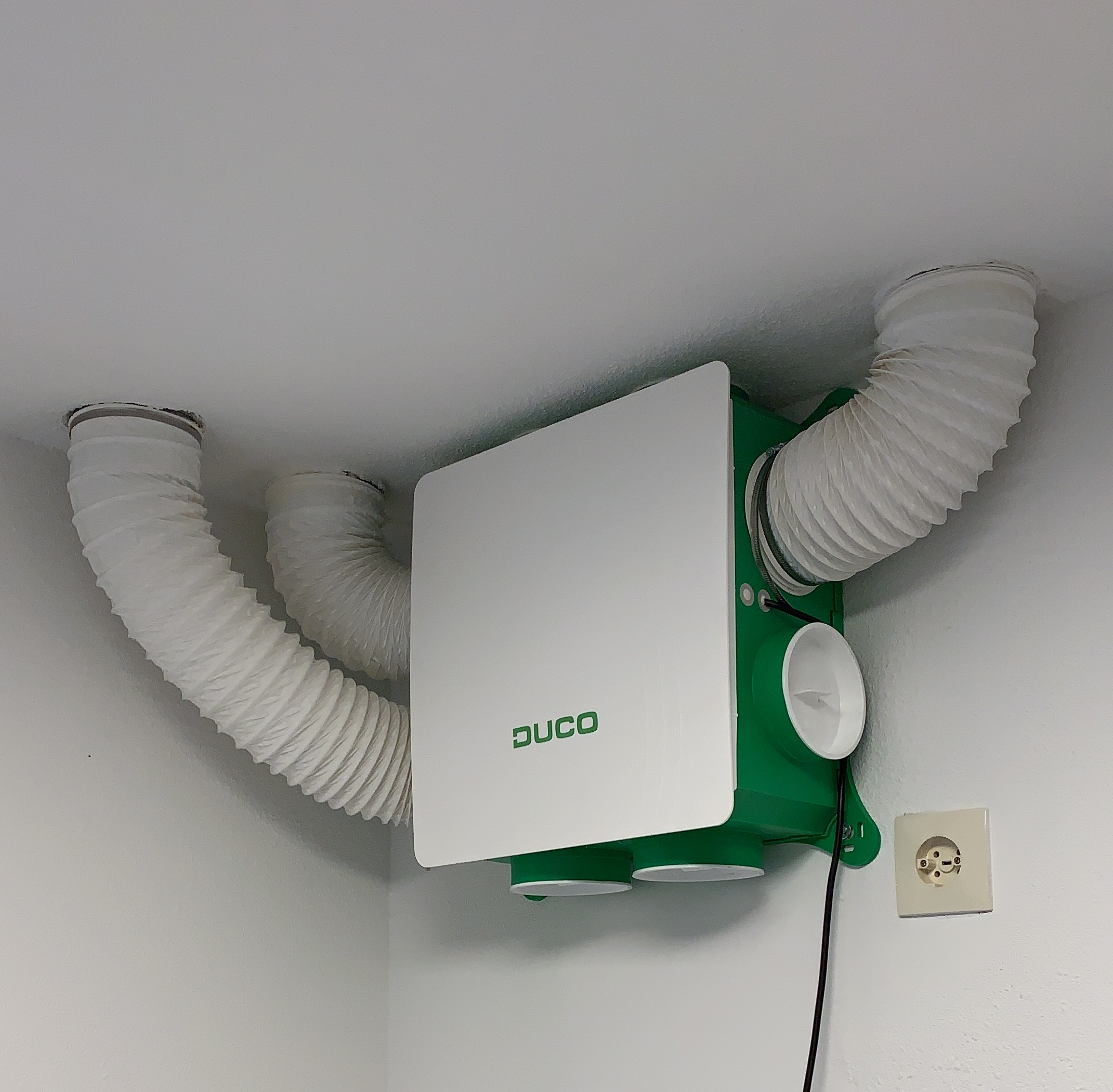 Plaatsen van Duco ventilatiebox